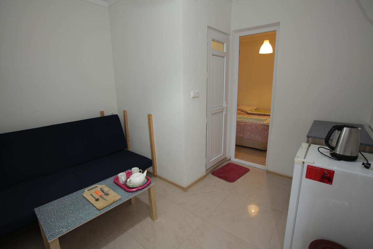 Sukhum City Mini Hotel Szuhumi Kültér fotó