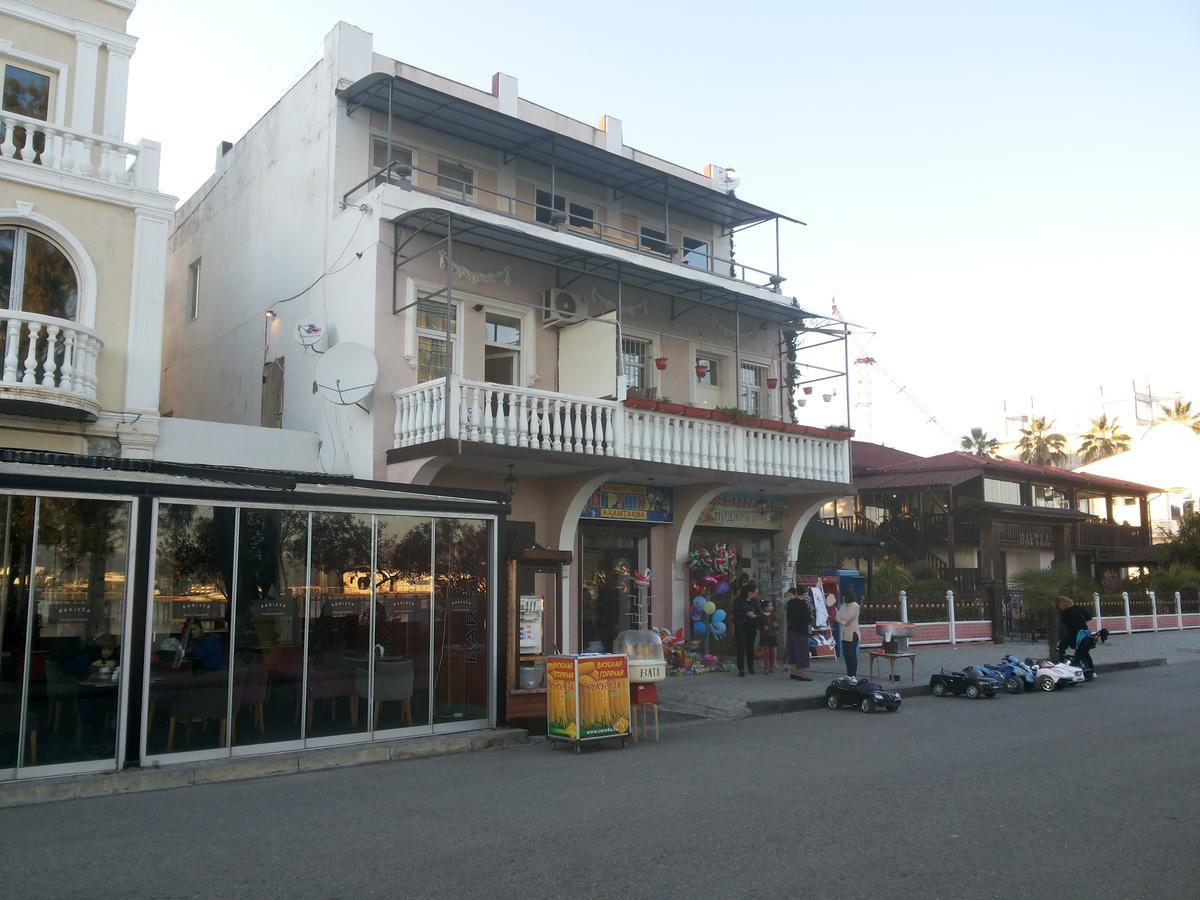Sukhum City Mini Hotel Szuhumi Kültér fotó