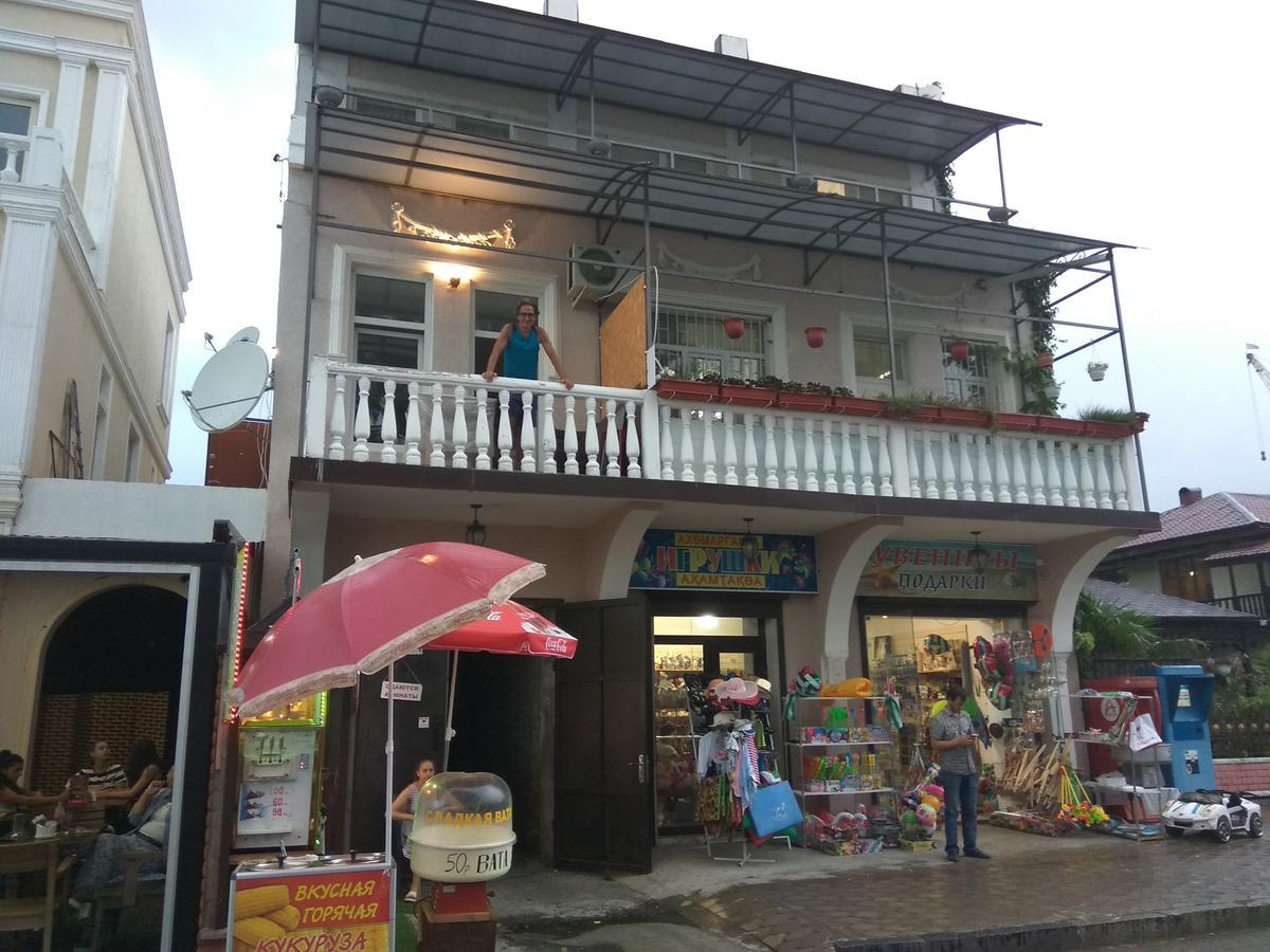 Sukhum City Mini Hotel Szuhumi Kültér fotó