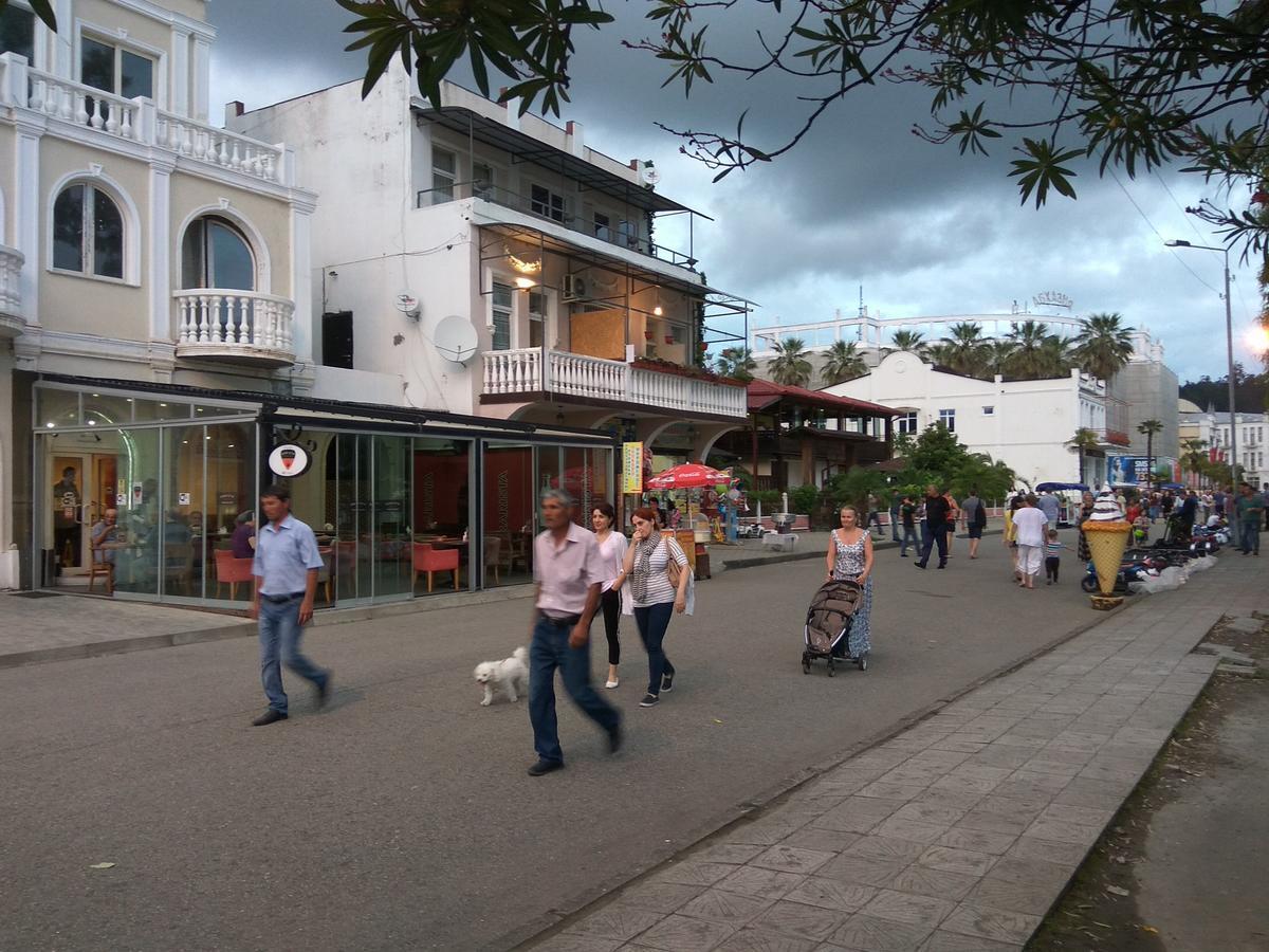 Sukhum City Mini Hotel Szuhumi Kültér fotó
